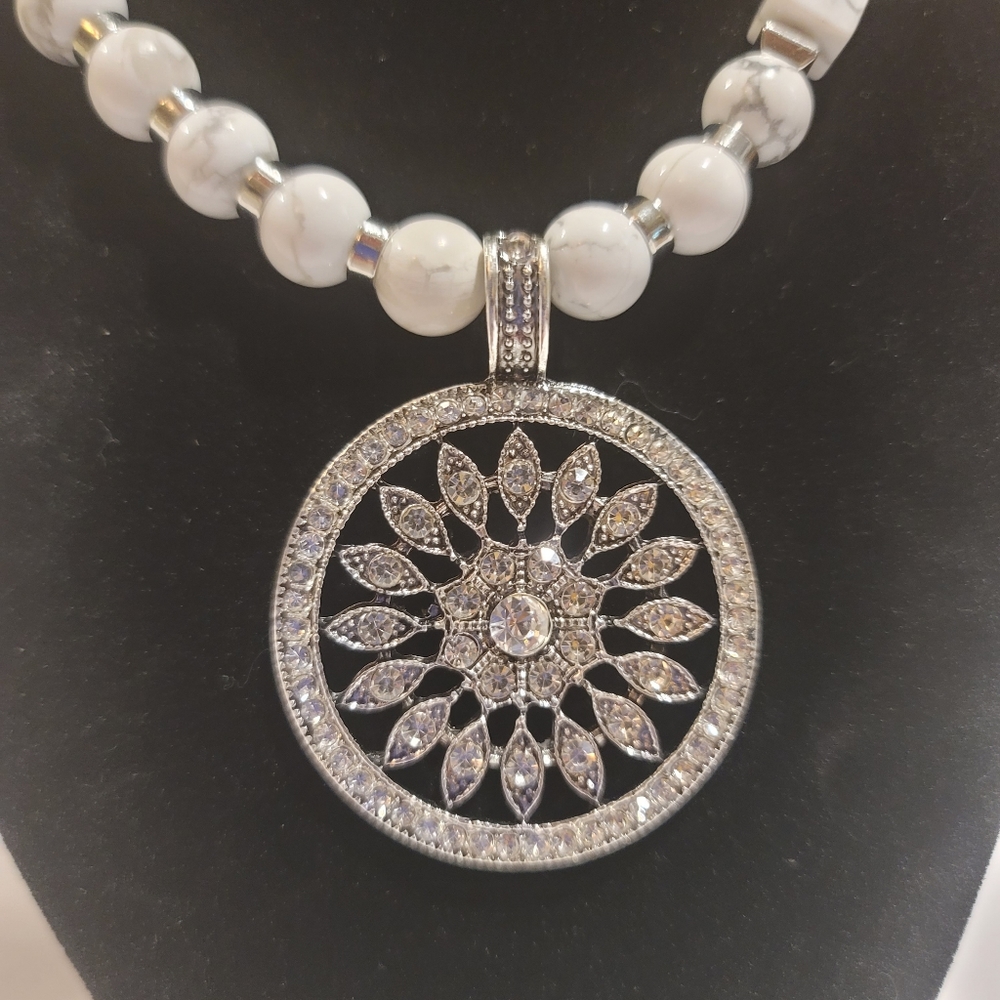 Necklace - Picture 2 of 3